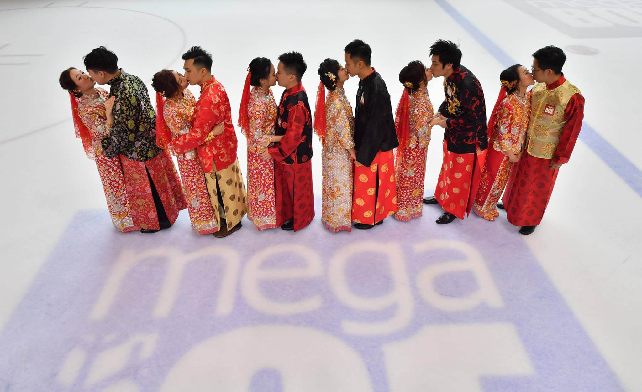 wedding.ESDlife Organizes Mass Wedding on the White Day at MegaBox