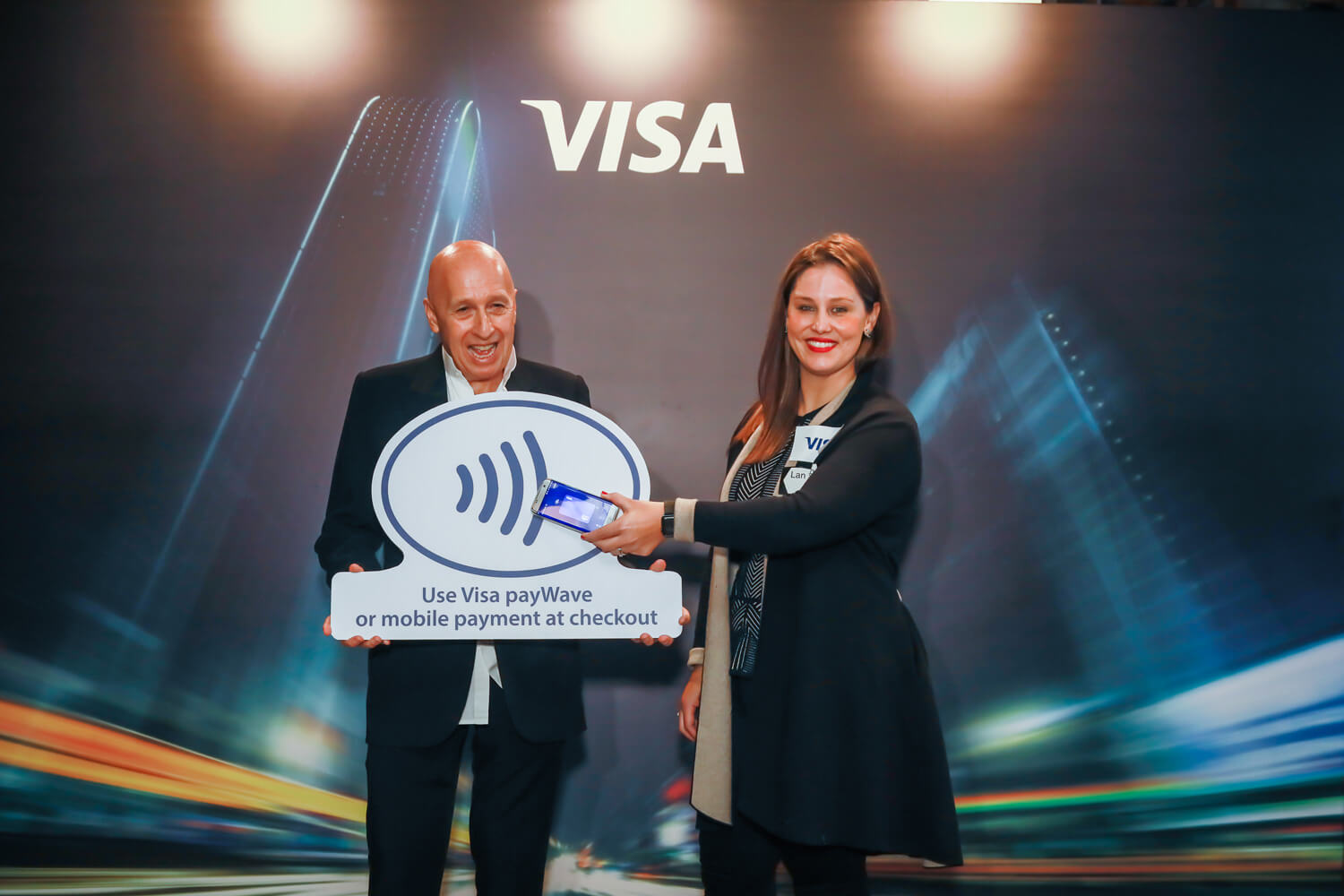 Organises Press Conference for Visa: Promotes Contactless Payments in HK  